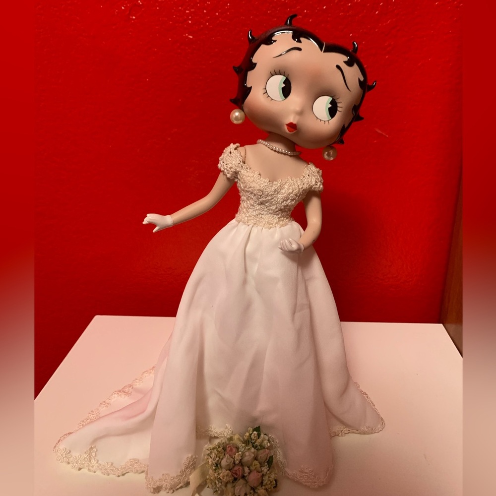 Bride Betty Boop Collectable Figurine